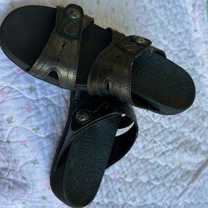 8 1/2 Black Leather Cobb Hill by New Balance Sandals Velcro Adjustable Size 8.5